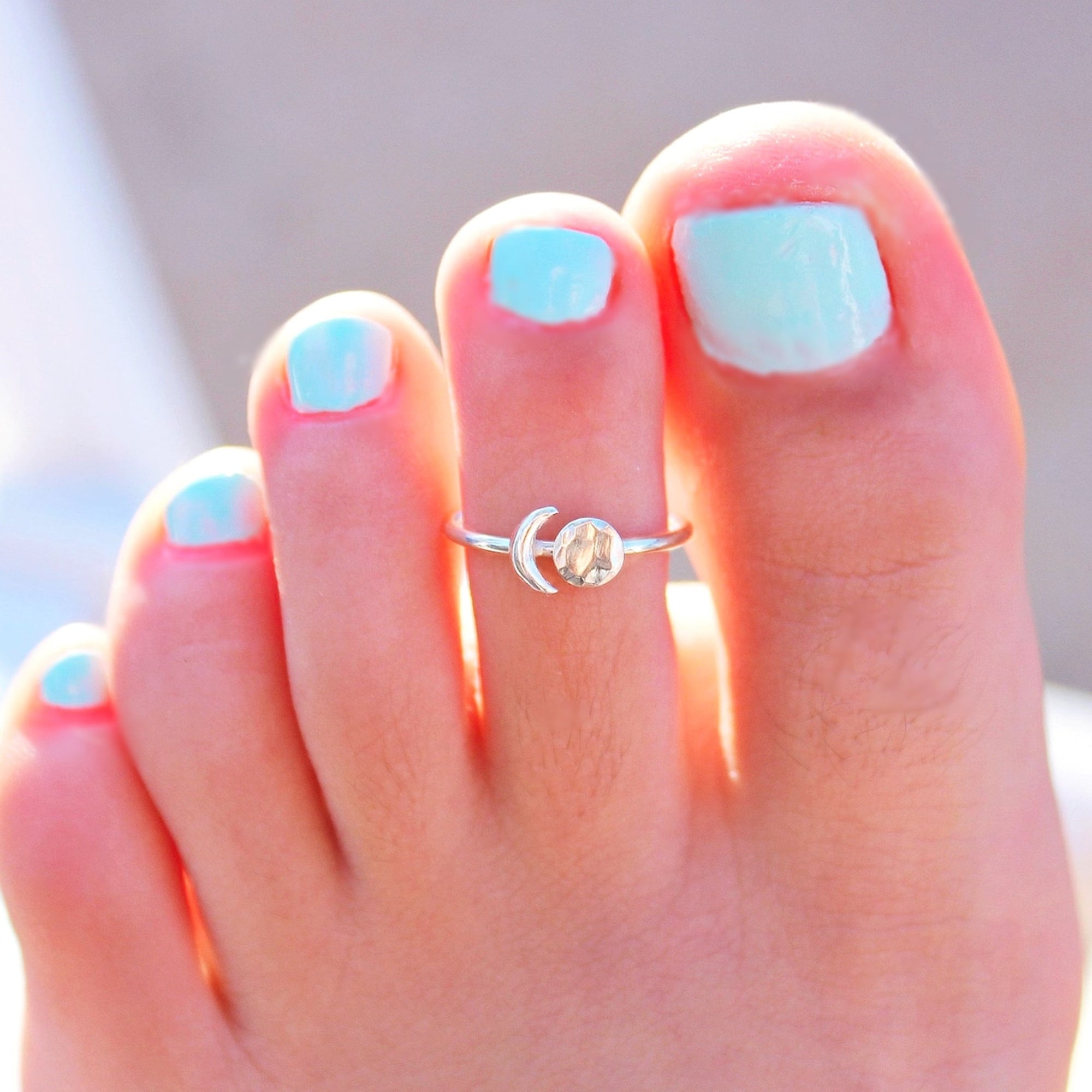 Moon Toe Ring – Body Jewellery – Polished Surface