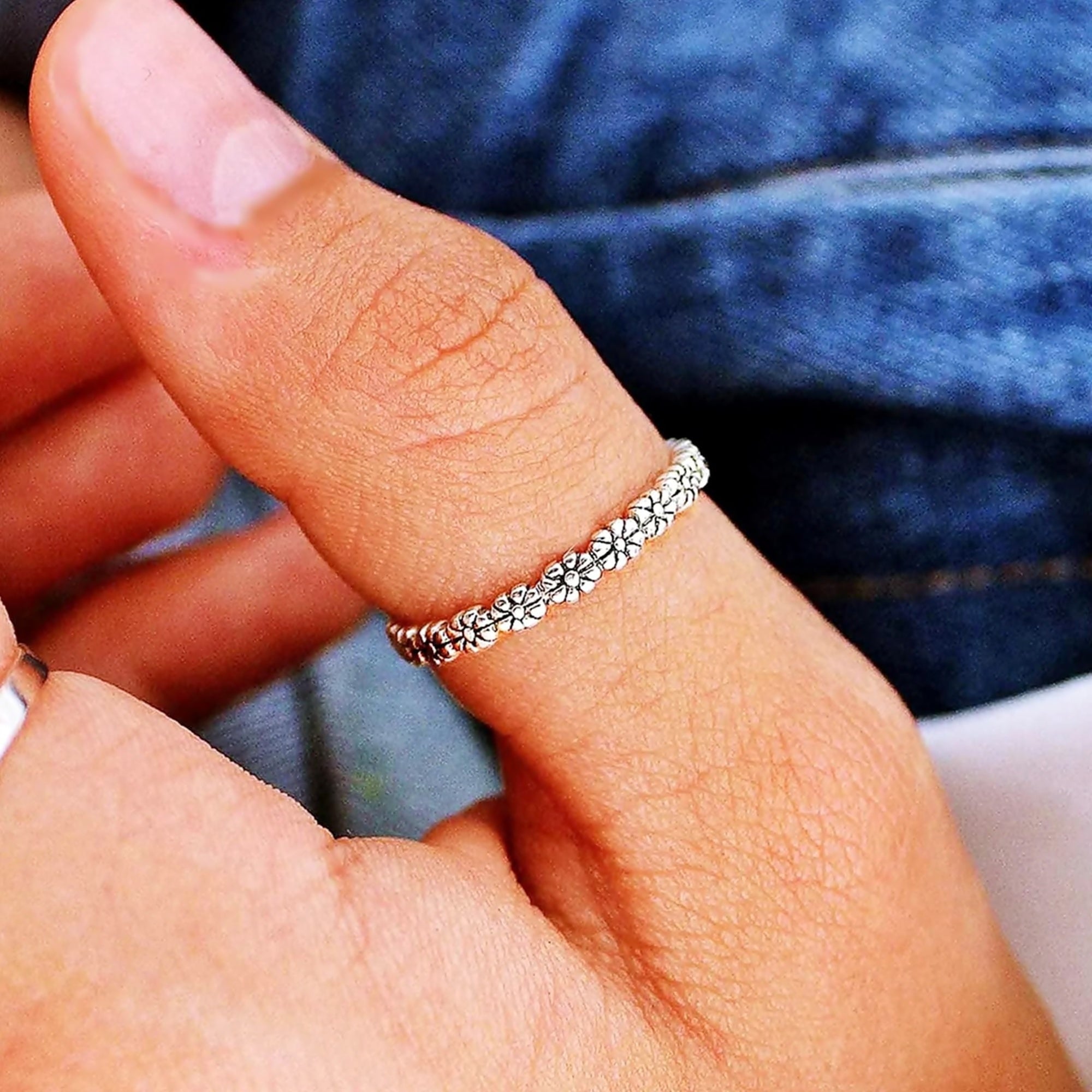 Tiny Daisy Ring