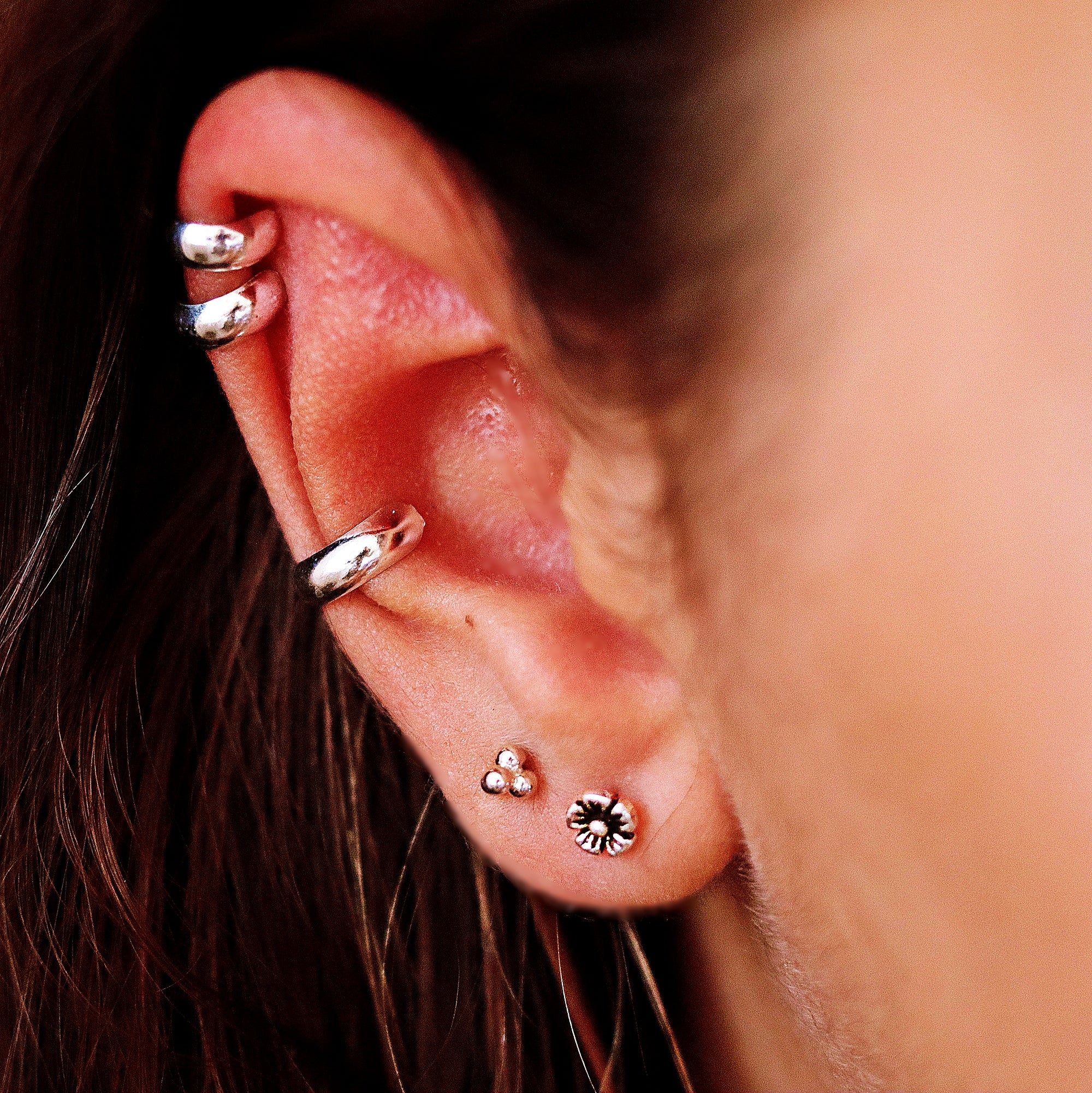 ARGOLA CZ BRILHANTES CONCH AMARELO