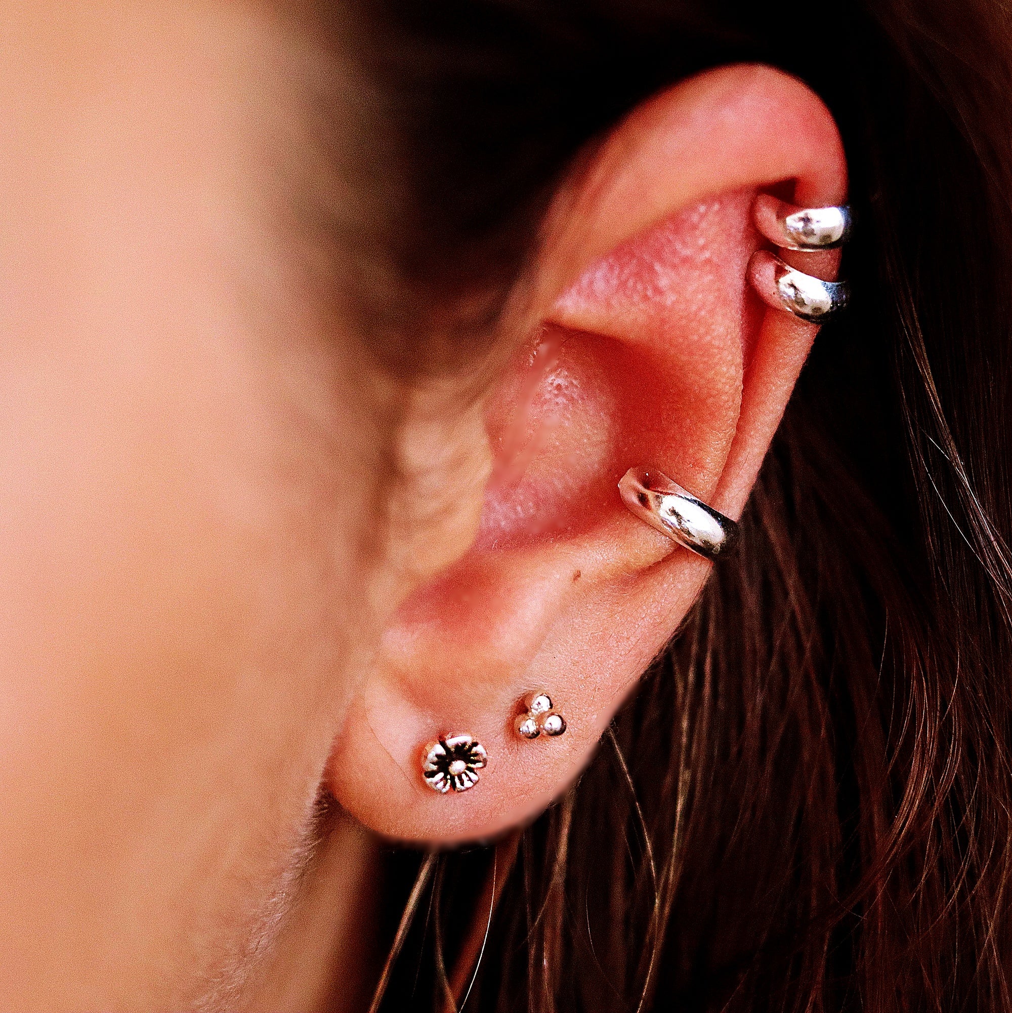 ARGOLA CZ BRILHANTES CONCH AMARELO