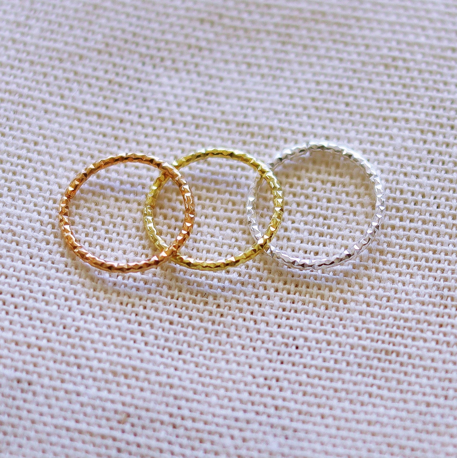 TEXTURED NOSE HOOP