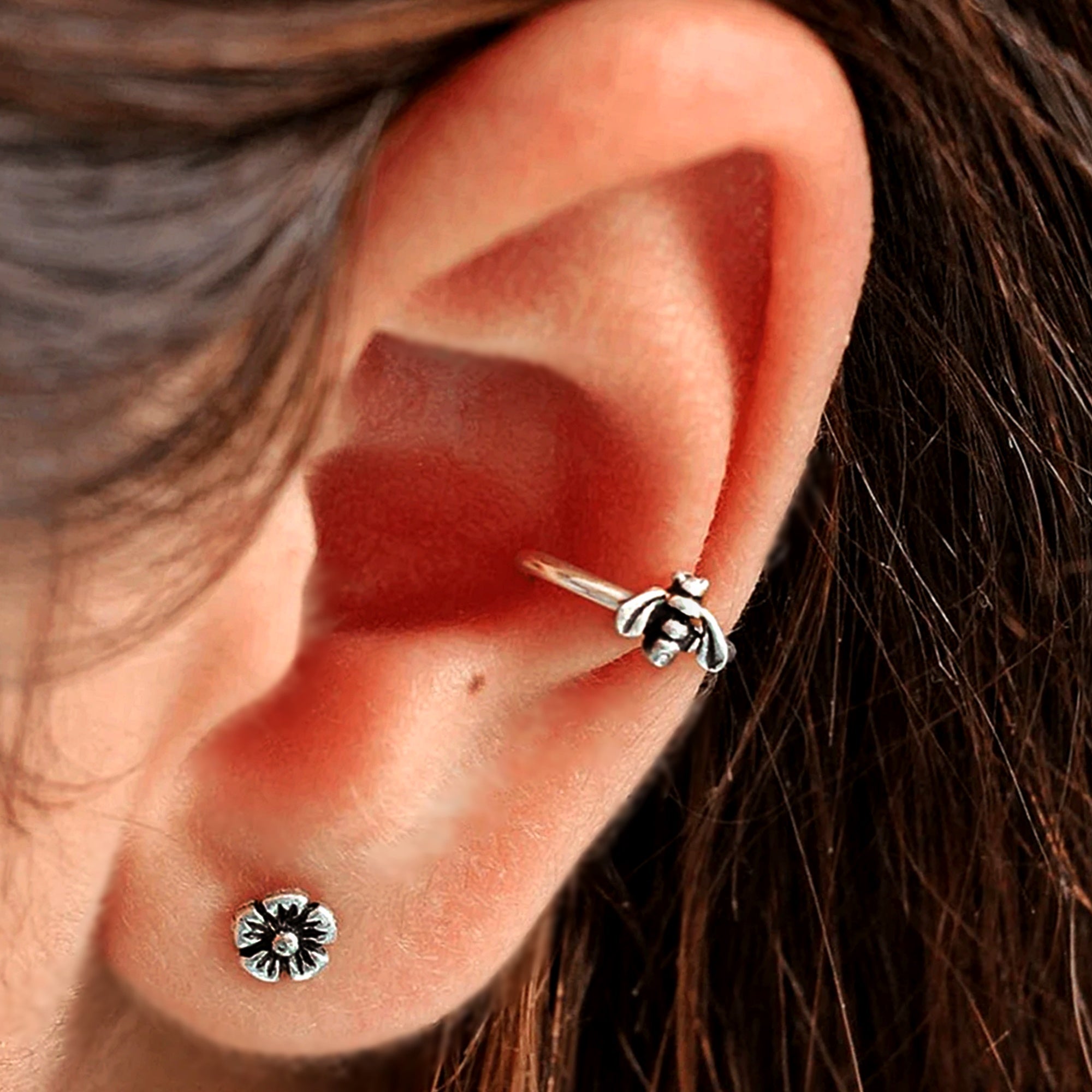Bee Conch Earring - TinyBox Jewelry