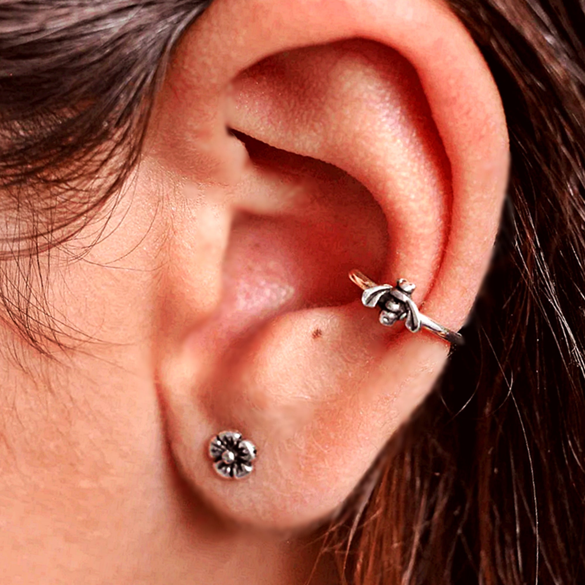 Bee Conch Earring - TinyBox Jewelry