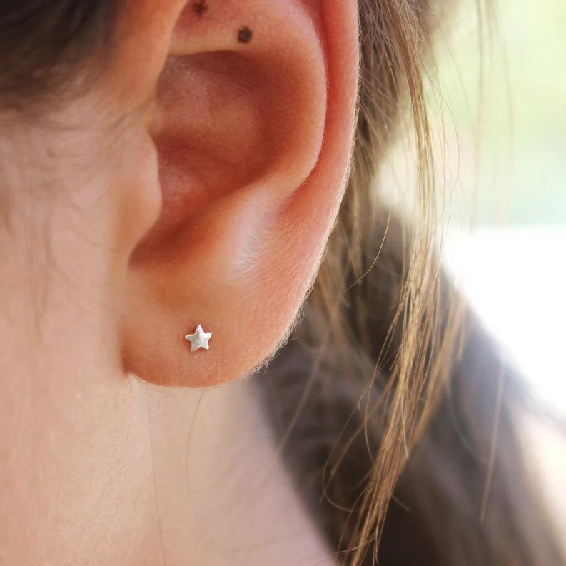 TINY STAR STUD EARRING