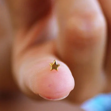 TINY STAR STUD EARRING