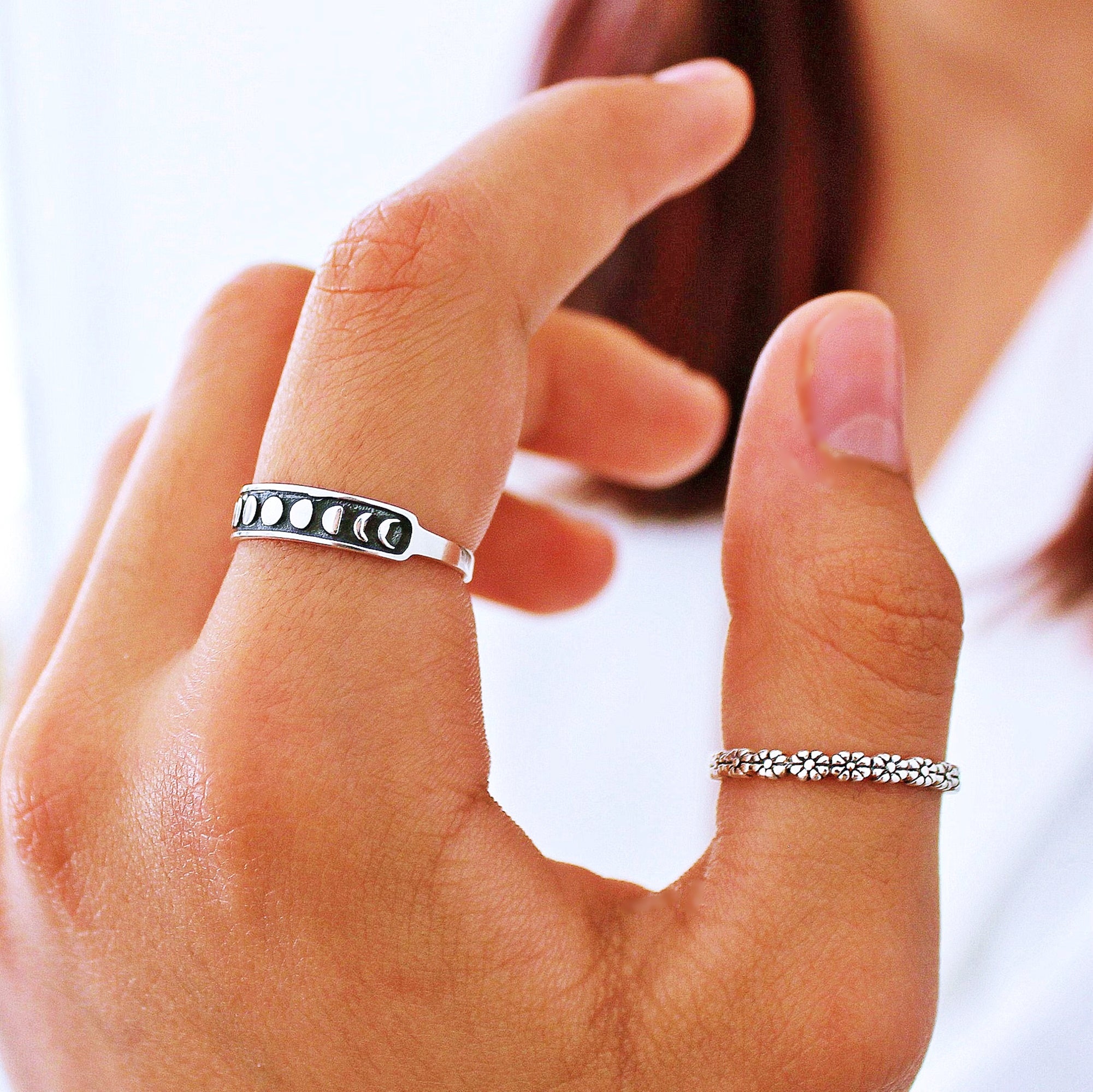 Tiny Daisy Ring