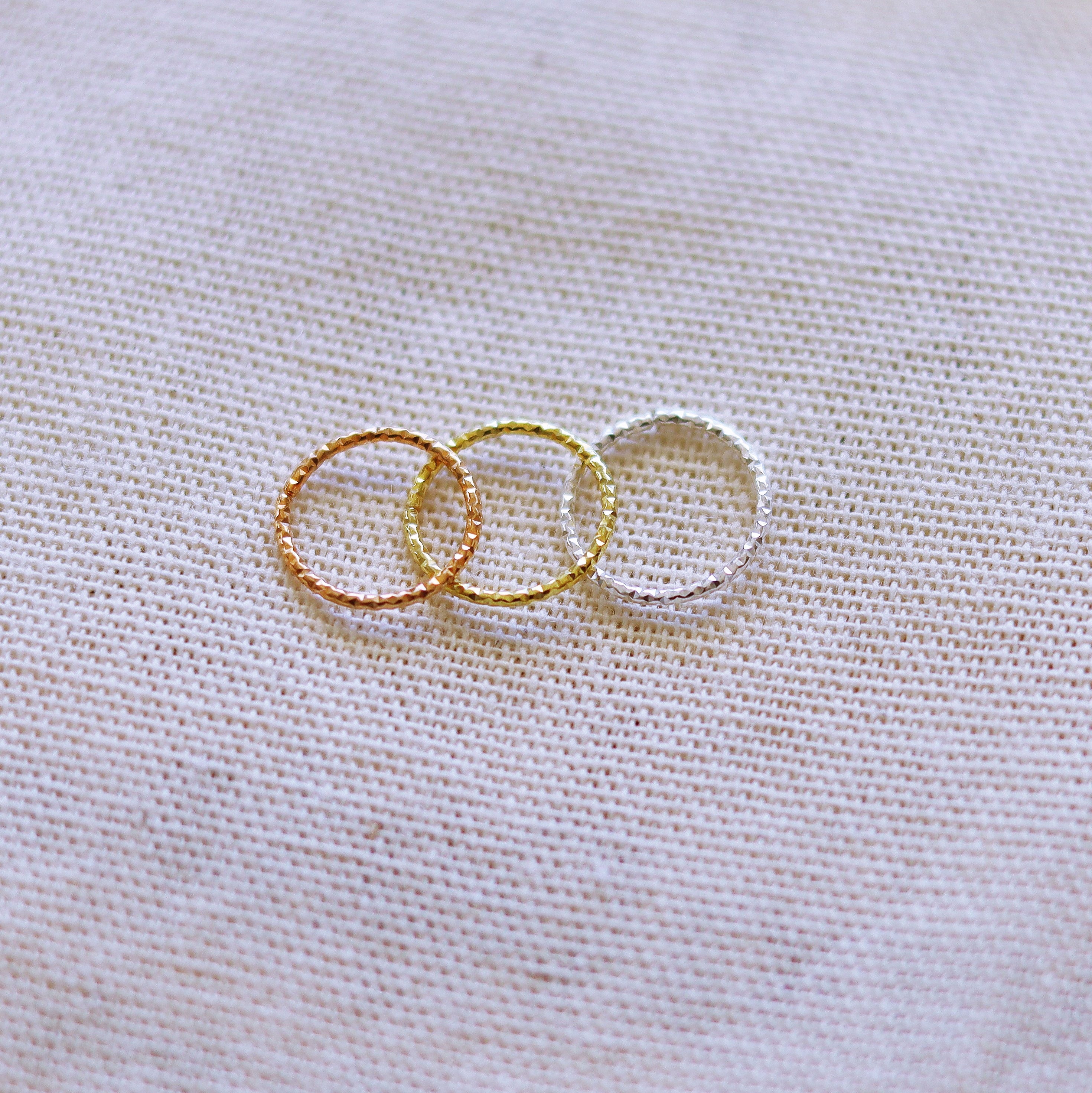 TEXTURED NOSE HOOP