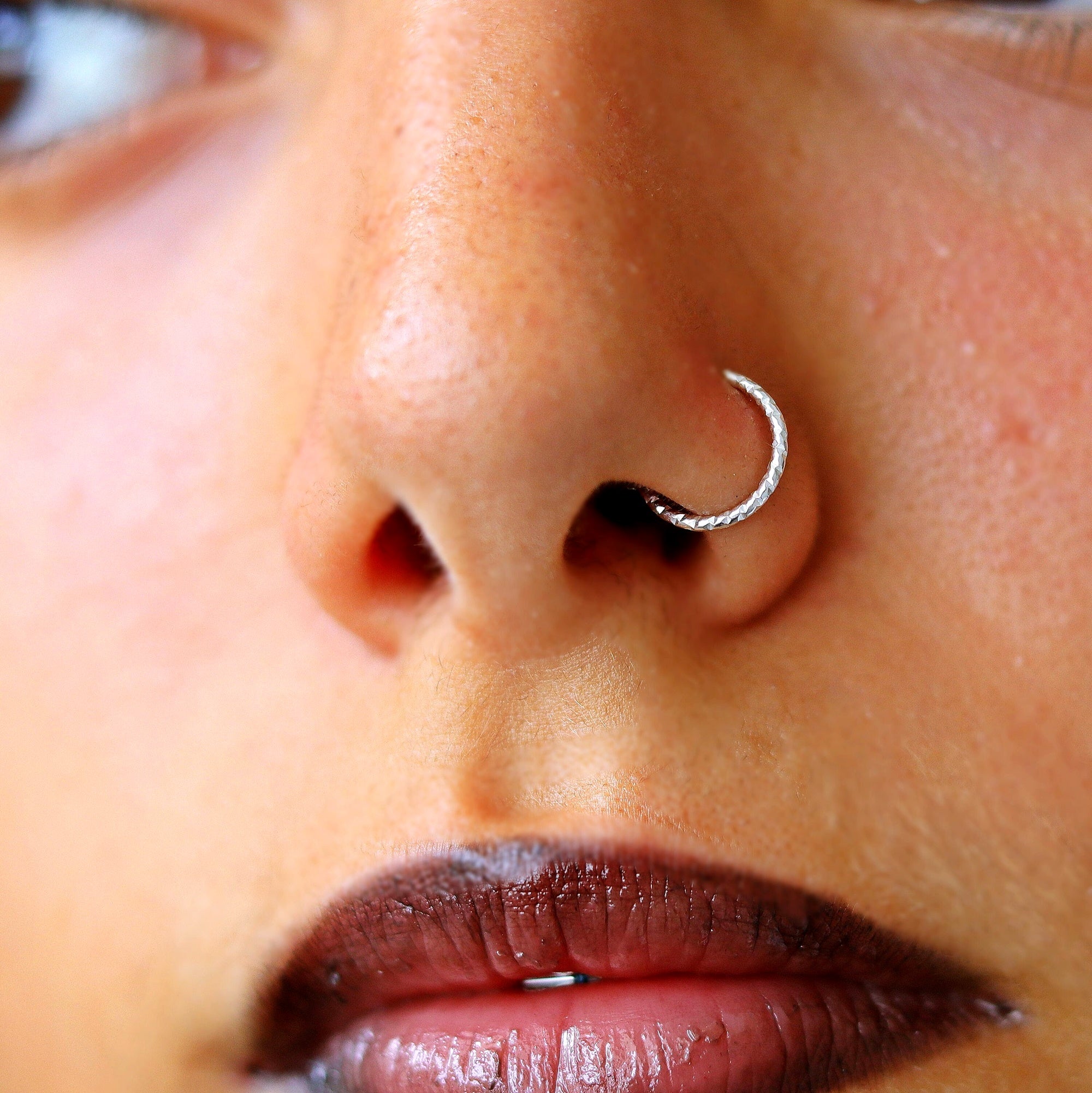 TEXTURED NOSE HOOP