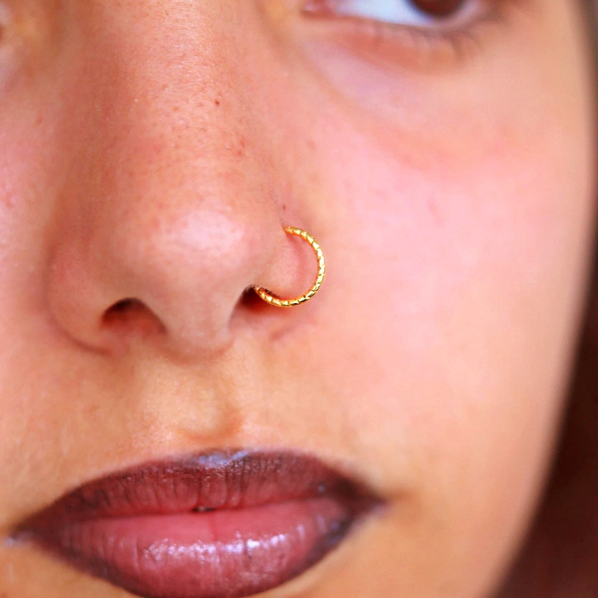 TEXTURED NOSE HOOP