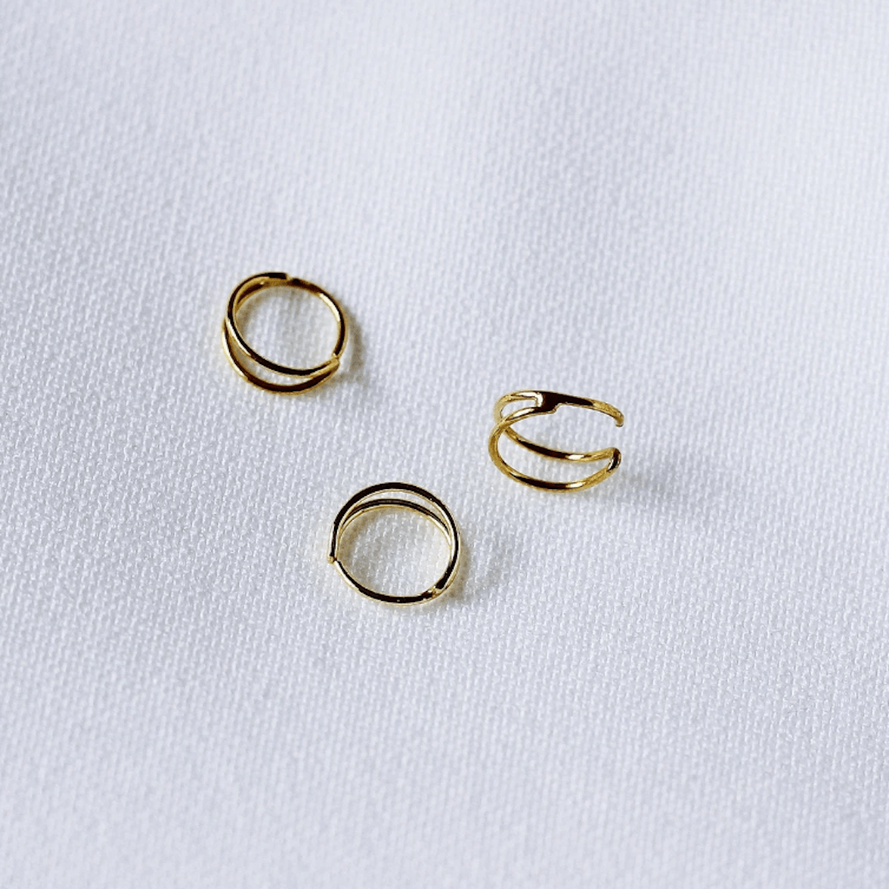 Body CAC 5PCS-16G(1.2mm) Gold Hinged Clicker Titanium Nose Ring  Hypoallergenic Titanium Full Hoops, Implant Grade Clasp Segment Sleeper  Seamless Earrings Helix Piercing For Women : Amazon.co.uk: Fashion
